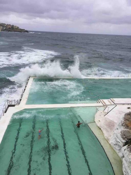 Bondi Beach Waves Beachfront Apartment Sydney Luaran gambar