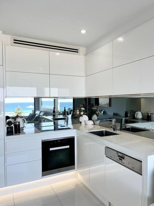 Bondi Beach Waves Beachfront Apartment Sydney Luaran gambar