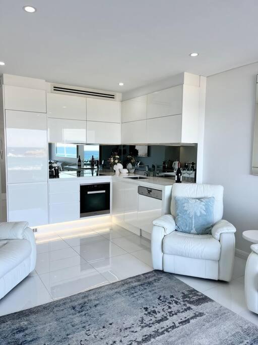 Bondi Beach Waves Beachfront Apartment Sydney Luaran gambar
